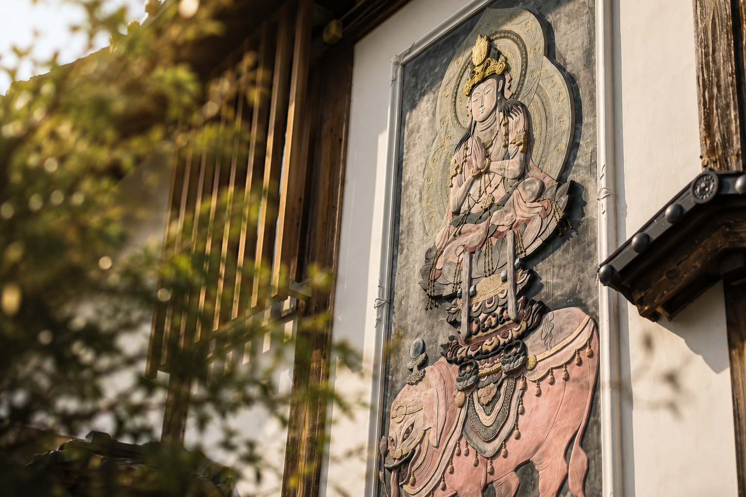 鏝絵 普賢菩薩像（智頭町）